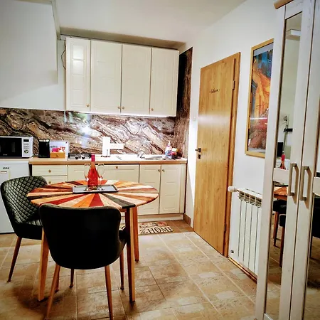Apartmaji Kandare - In The Embrace Of Nature Podgrad (Notranjska)